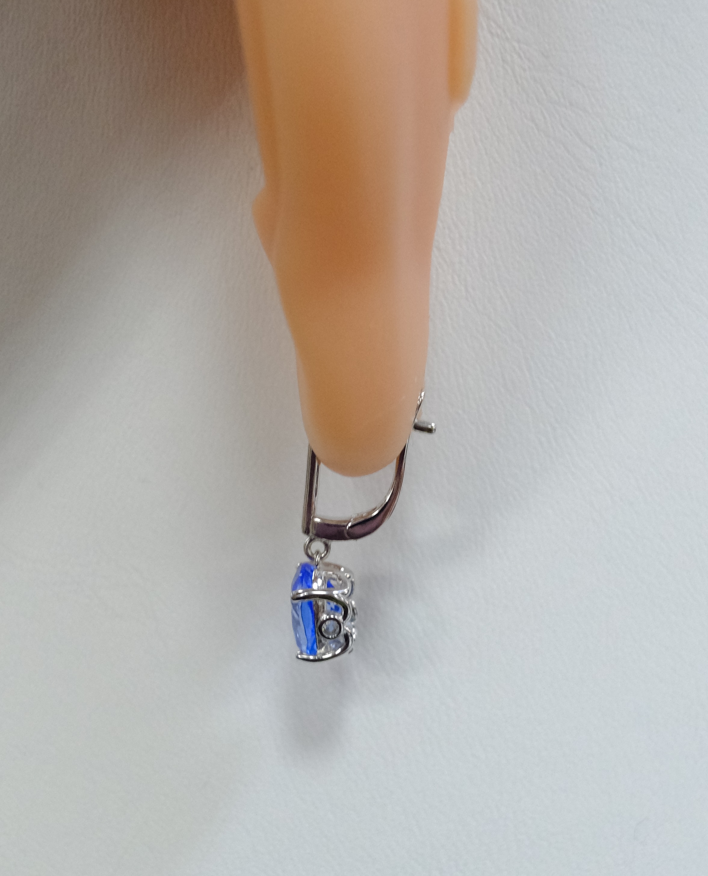 Серебряные серьги с топазами Индиго